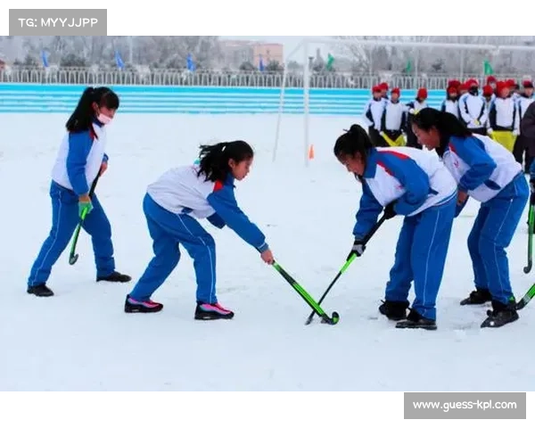 长春冰雪嘉年华掀起雪地软式曲棍球热潮，青少年竞技展现冰雪运动新活力